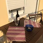 Relax Szofia هاركاني